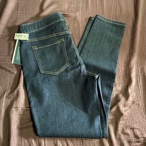 Old navy size 10 mid-rise super skinny Jeans